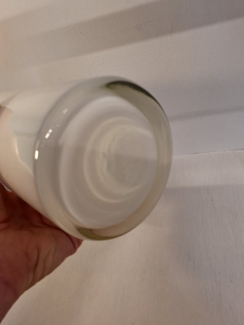 Cylindrisk hvid vase